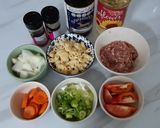 รูปขั้นตอนการทำที่ 1 ของ "ซุปมักกะโรนีหมูสับ" Minced Pork Macaroni Soup🥣🥕🧅