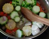 Foto langkah ke 3 dari resep Sayur Bening Campur.
