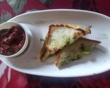 A picture of step 3 of Spinach sandwich.