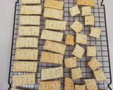 Foto langkah ke 5 dari resep Chia Crackers Sourdough Discard.