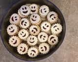 Une image de l'étape 7 de Sablés Smileys Vanille et Framboise.