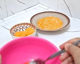 Foto langkah ke 3 dari resep Roti Goreng Sosis Mayo.
