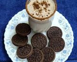 A picture of step 4 of Coffee Oreo shake.