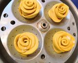 A picture of step 7 of Rose Pumpkin Steamed Buns.