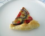 Foto del passaggio 5 della ricetta Torta Salata con Pomodorini Cipolle e Mozzarelline