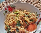 Foto langkah ke 4 dari resep Mie goreng pangsit.