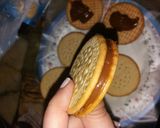 Foto del paso 2 de la receta: Alfajores con galletitas maná🍫💖