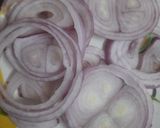 A picture of step 2 of Laccha Onion Salad.