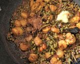 A picture of step 6 of Chingri Pui Metuli (Malabar Spinach Seeds Curry with Prawns).