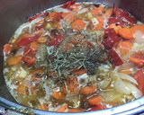 Foto del paso 2 de la receta: Filetes de cabeza de cerdo con hierbas aromáticas