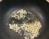 Foto langkah ke 2 dari resep Nasi goreng praktis.