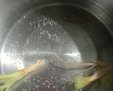 รูปขั้นตอนการทำที่ 3 ของ ต้มจืดเห็ดหอมใส่ฟองเต้าหู้ม้วนทอด (Clear Soup with Shiitake Mushrooms and Fried Bean Curd Roll)