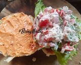 A picture of step 4 of Mayo Salad Burger.