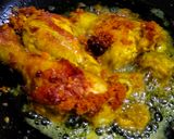Foto langkah ke 7 dari resep Ayam Goreng Kremes.