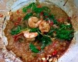 รูปขั้นตอนการทำที่ 4 ของ กุ้งผัดใบกะเพรา