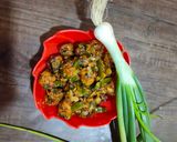 A picture of step 5 of Cabbage Manchurian.
