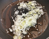 Foto del paso 1 de la receta: Revuelto de huevos con sofrito de tomate