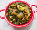 A picture of step 4 of Bhindi fry.