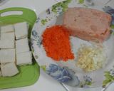 Foto langkah ke 1 dari resep Homemade Nugget ayam wortel.