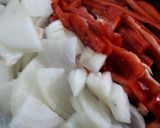 Foto del paso 1 de la receta: Bifes a la criolla