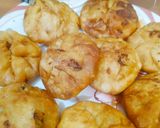 A picture of step 7 of Aloo kachori.