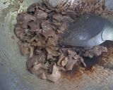 Foto langkah ke 2 dari resep Pokcoy Cah Daging Sapi.