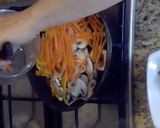 A picture of step 4 of Beef Yaki Udon 🍻.