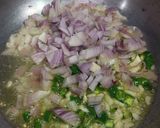 A picture of step 1 of Egg Shakshuka.