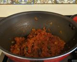A picture of step 5 of Malvani chicken.