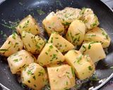 Foto del paso 4 de la receta: Papas al ajillo