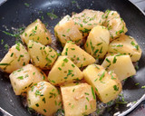 Foto del paso 4 de la receta: Papas al ajillo