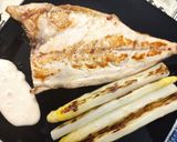 Foto del paso 7 de la receta: Lubina Salvaje a la Plancha con Espárragos Blancos Y Mayonesa de Humo