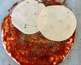 Tortilla pizza recept fázis 2 fotója