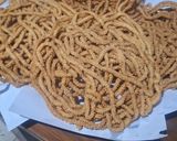 Foto langkah ke 4 dari resep Kue Akar Kelapa Wijen Renyah dan Empuk.