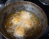 A picture of step 7 of Cheese corn balls.