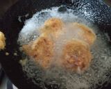A picture of step 10 of Potato noodles mayo balls.