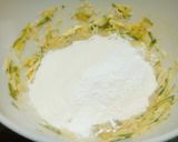 Foto del paso 3 de la receta: Budincitos de queso y zapallito para Ciro