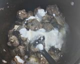 A picture of step 2 of Mutton yakhni pulao.