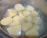 A picture of step 3 of Aloo kachori.
