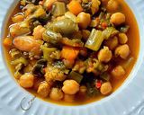 Foto del paso 10 de la receta: Garbanzos con verduras frescas de temporada y hierbas A Frescas