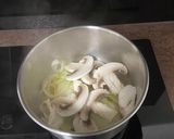 Une image de l'étape 1 de Tarte endives quenelles jambon champignons au fromage de chèvre.