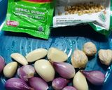 Foto langkah ke 1 dari resep Opor Ayam Tahu.