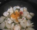 फ्रेंच बीन्स और आलू की सूखी सब्जी (French beans aur aloo ki sookhi sabzi recipe in Hindi) रेसिपी चरण 6 फोटो
