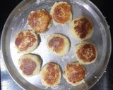A picture of step 5 of Ragada patis.