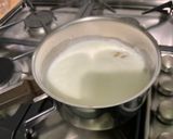 Une image de l'étape 2 de Riz au lait, épices et fruits secs.