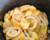 Foto del paso 4 de la receta: Patatas con calamares y pulpo