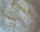 Foto del paso 5 de la receta: Tarta de yogur y coco sin horno