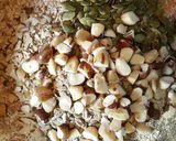 A picture of step 1 of Toasted muesli .