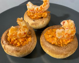 Foto del paso 5 de la receta: Champiñones Rellenos de Gambones al Ajillo 🧄
