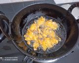 A picture of step 5 of Carrot and corn pakoda.